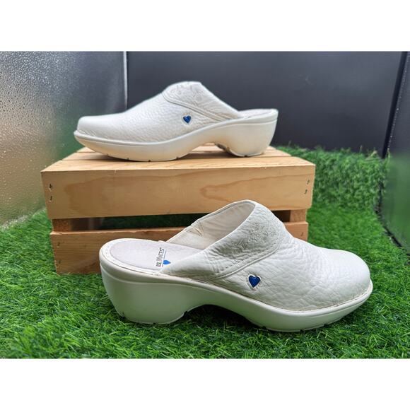Nurse Mates Thea Clogs- White- Size 8.5W - Picture 1 of 5
